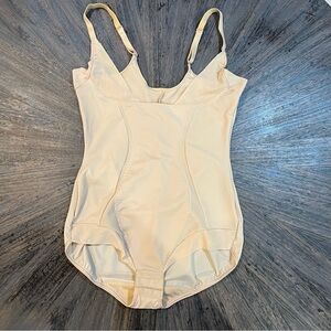 Maidenform Beige Firm Control Body Shaper Slip Bodysuit – Size M‎
